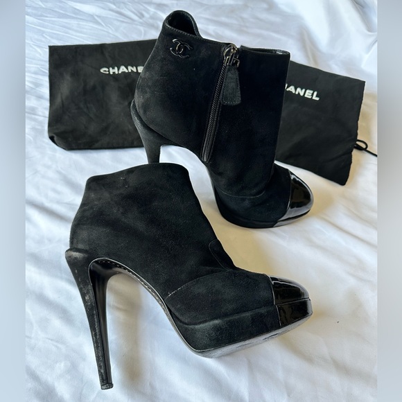 CHANEL Shoes - Chanel interlock round toe black suede leather ankle platform booties 39